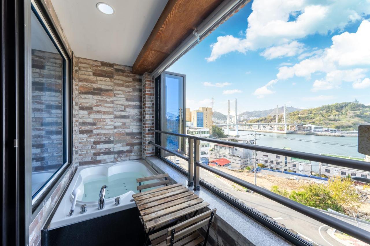 Yeosu View Foret Pension Εξωτερικό φωτογραφία