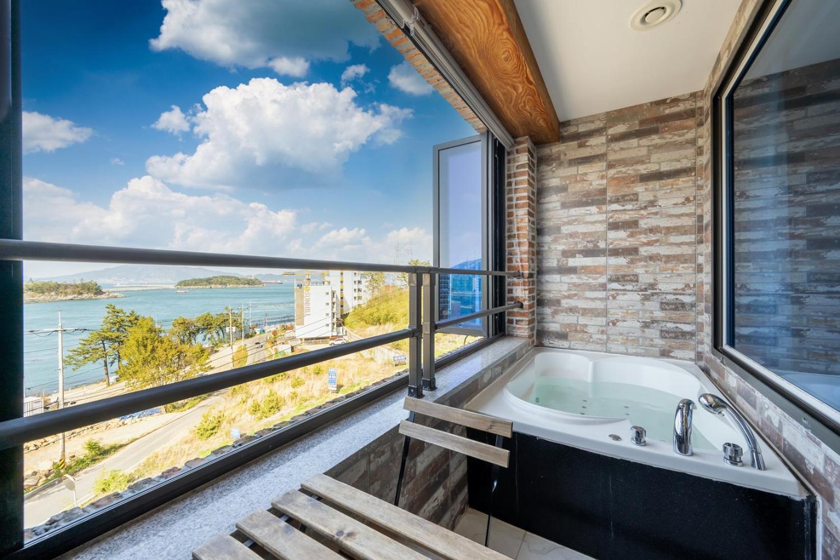 Yeosu View Foret Pension Εξωτερικό φωτογραφία