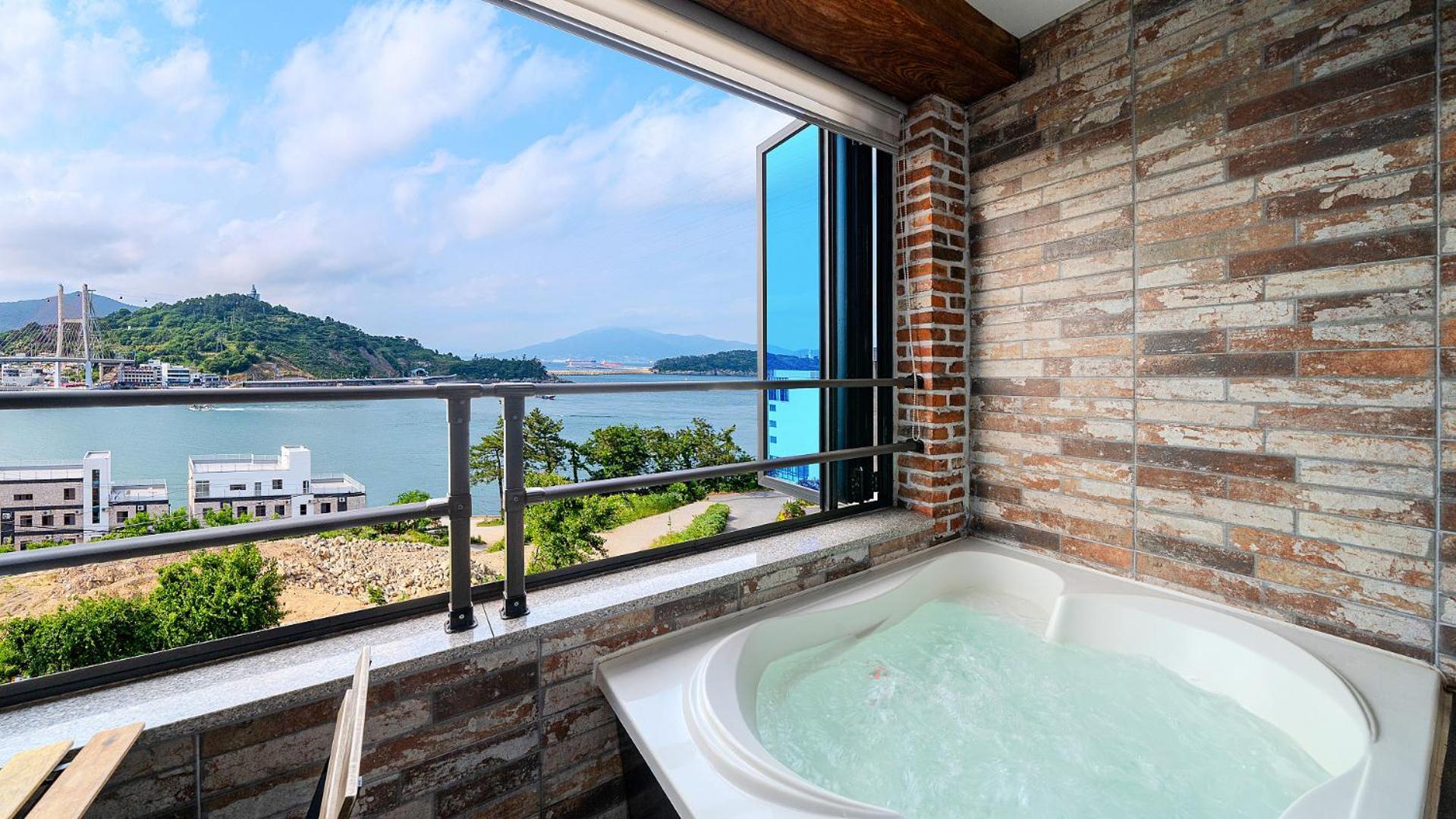 Yeosu View Foret Pension Εξωτερικό φωτογραφία
